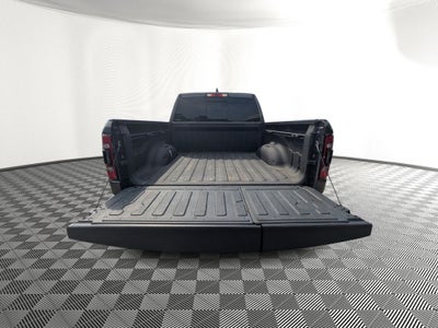 2020 RAM 1500 Laramie Crew Cab 4x4 5'7' Box