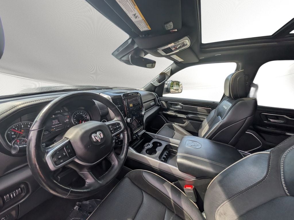 2020 RAM 1500 Laramie Crew Cab 4x4 5'7' Box