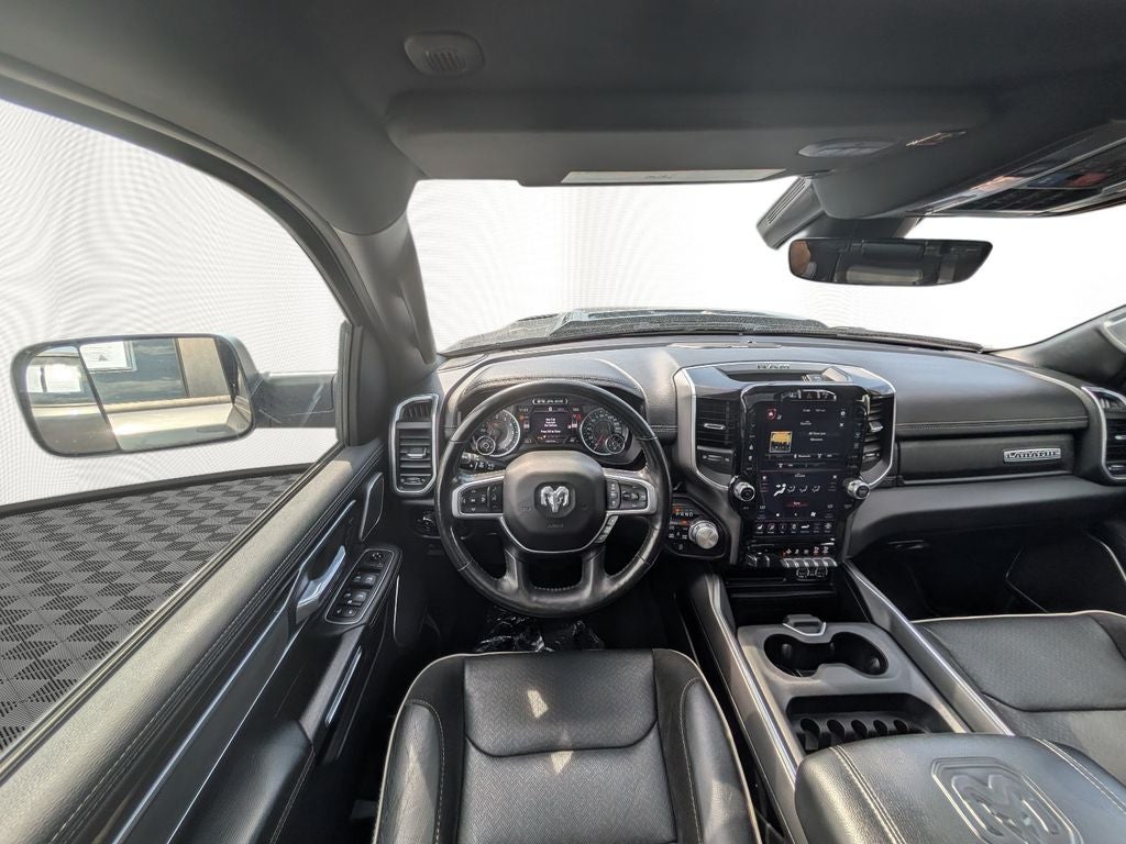2020 RAM 1500 Laramie Crew Cab 4x4 5'7' Box