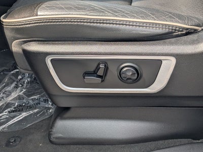 2020 RAM 1500 Laramie Crew Cab 4x4 5'7' Box