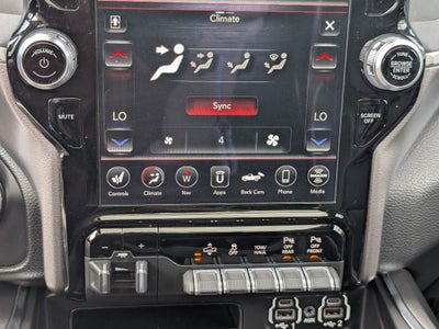 2020 RAM 1500 Laramie Crew Cab 4x4 5'7' Box