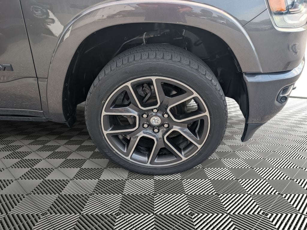 2020 RAM 1500 Laramie Crew Cab 4x4 5'7' Box