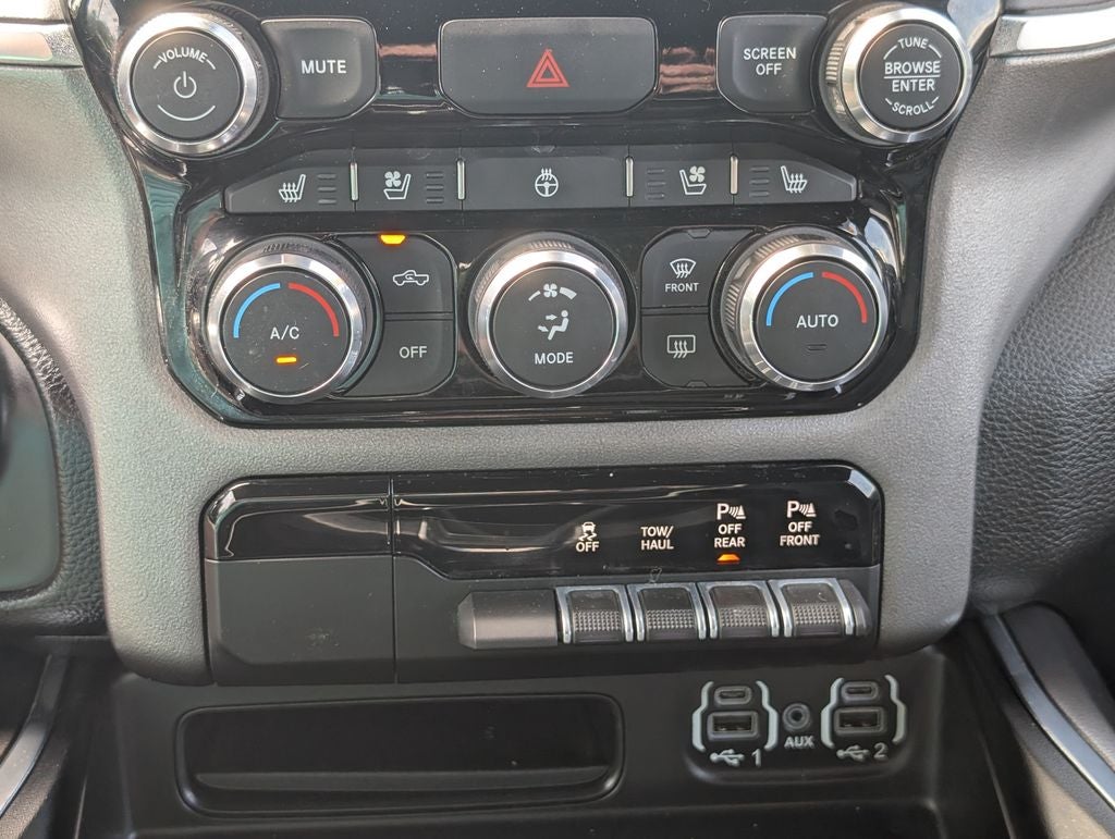 2022 RAM 1500 Laramie Crew Cab 4x4 5'7' Box