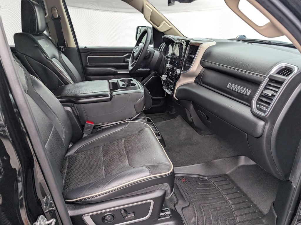2021 RAM 1500 Laramie Crew Cab 4x4 6'4' Box