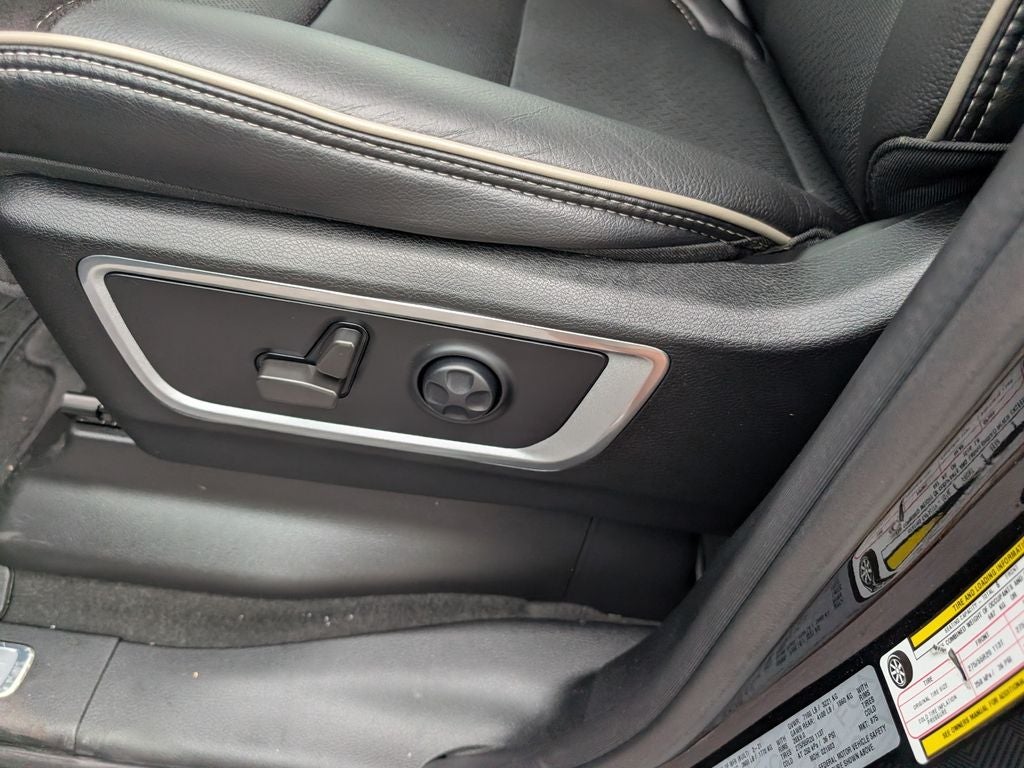 2021 RAM 1500 Laramie Crew Cab 4x4 6'4' Box