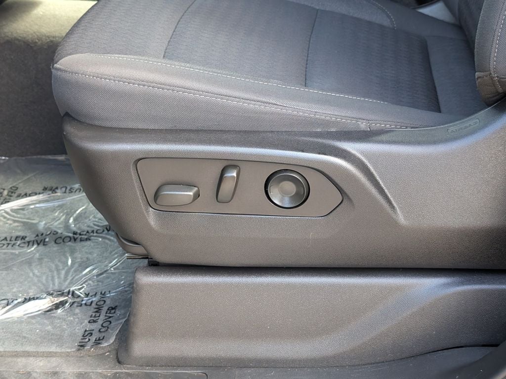 2022 Chevrolet Silverado 1500 4WD Crew Cab Short Bed Custom