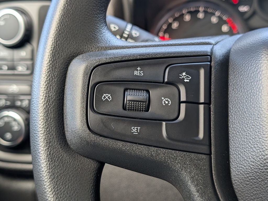 2022 Chevrolet Silverado 1500 4WD Crew Cab Short Bed Custom