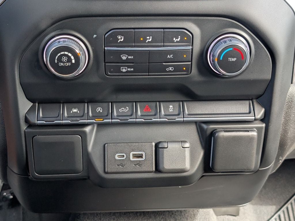 2022 Chevrolet Silverado 1500 4WD Crew Cab Short Bed Custom