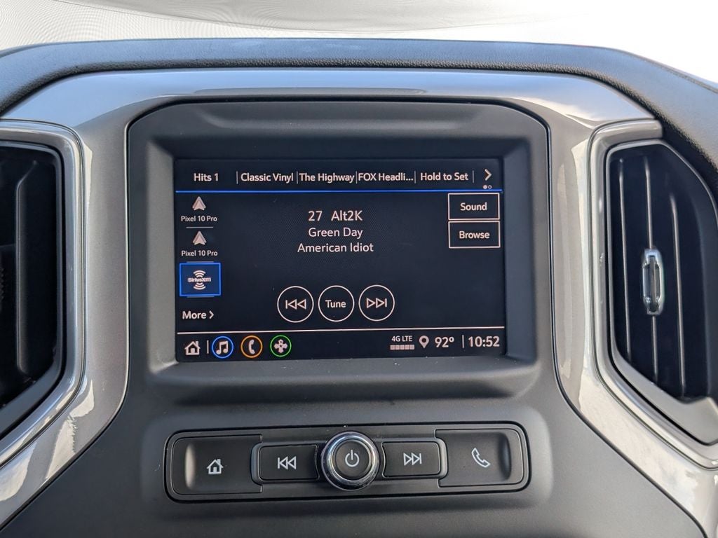 2022 Chevrolet Silverado 1500 4WD Crew Cab Short Bed Custom