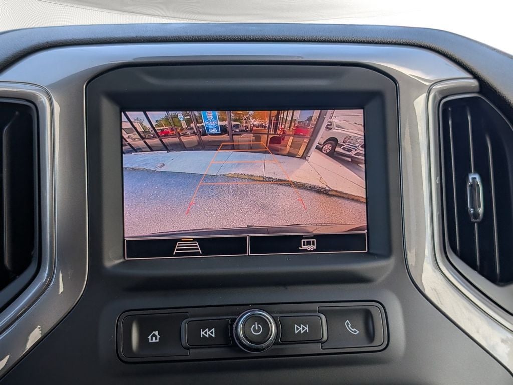 2022 Chevrolet Silverado 1500 4WD Crew Cab Short Bed Custom