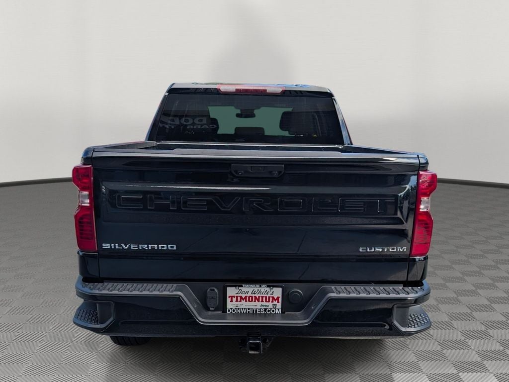 2022 Chevrolet Silverado 1500 4WD Crew Cab Short Bed Custom