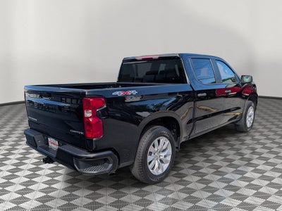 2022 Chevrolet Silverado 1500 4WD Crew Cab Short Bed Custom