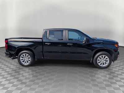2022 Chevrolet Silverado 1500 4WD Crew Cab Short Bed Custom