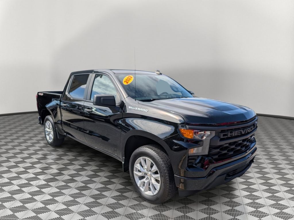 2022 Chevrolet Silverado 1500 4WD Crew Cab Short Bed Custom