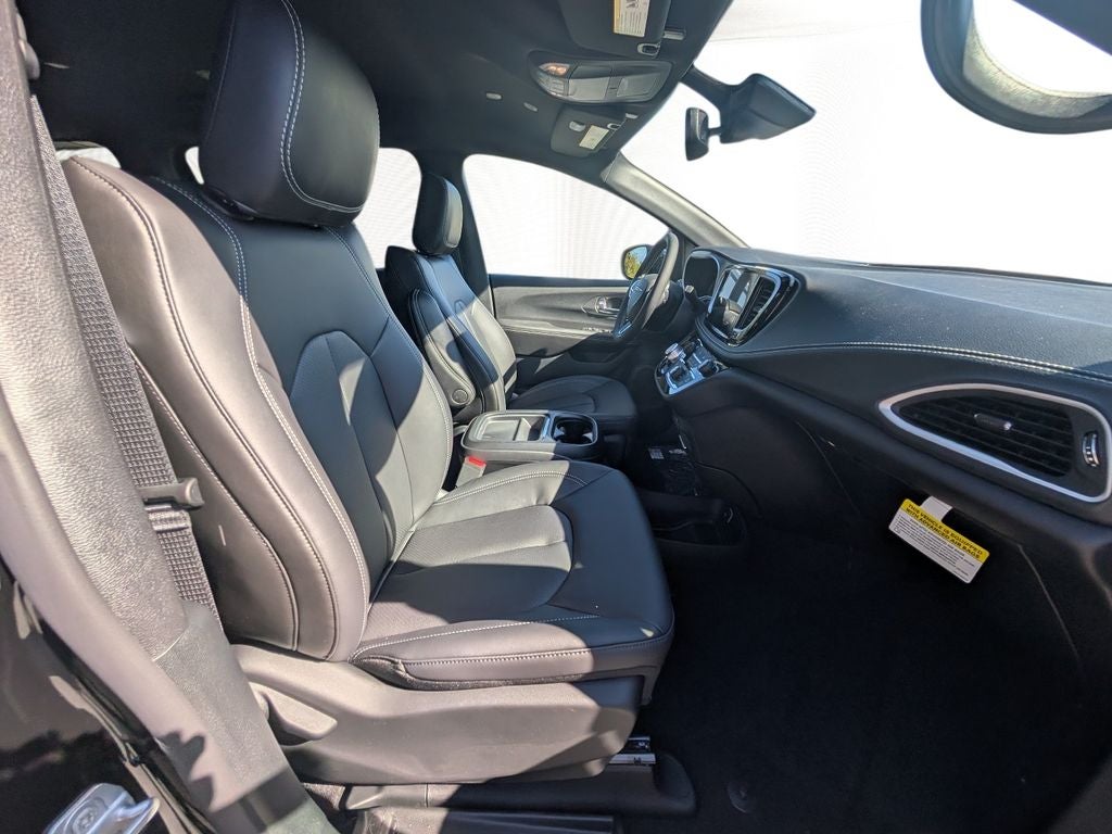 2027 Chrysler Pacifica PACIFICA SELECT
