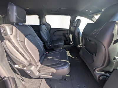 2027 Chrysler Pacifica PACIFICA SELECT