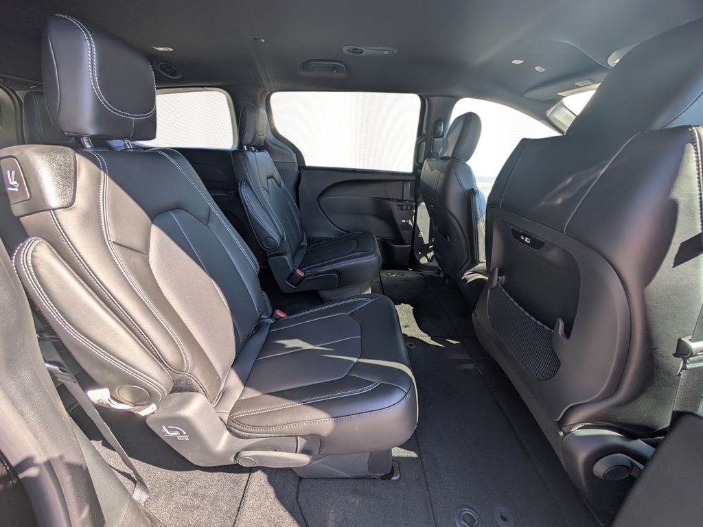 2027 Chrysler Pacifica PACIFICA SELECT