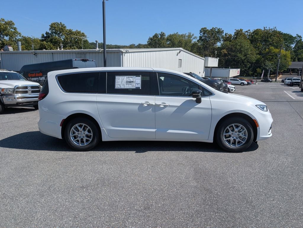 2026 Chrysler Pacifica PACIFICA SELECT