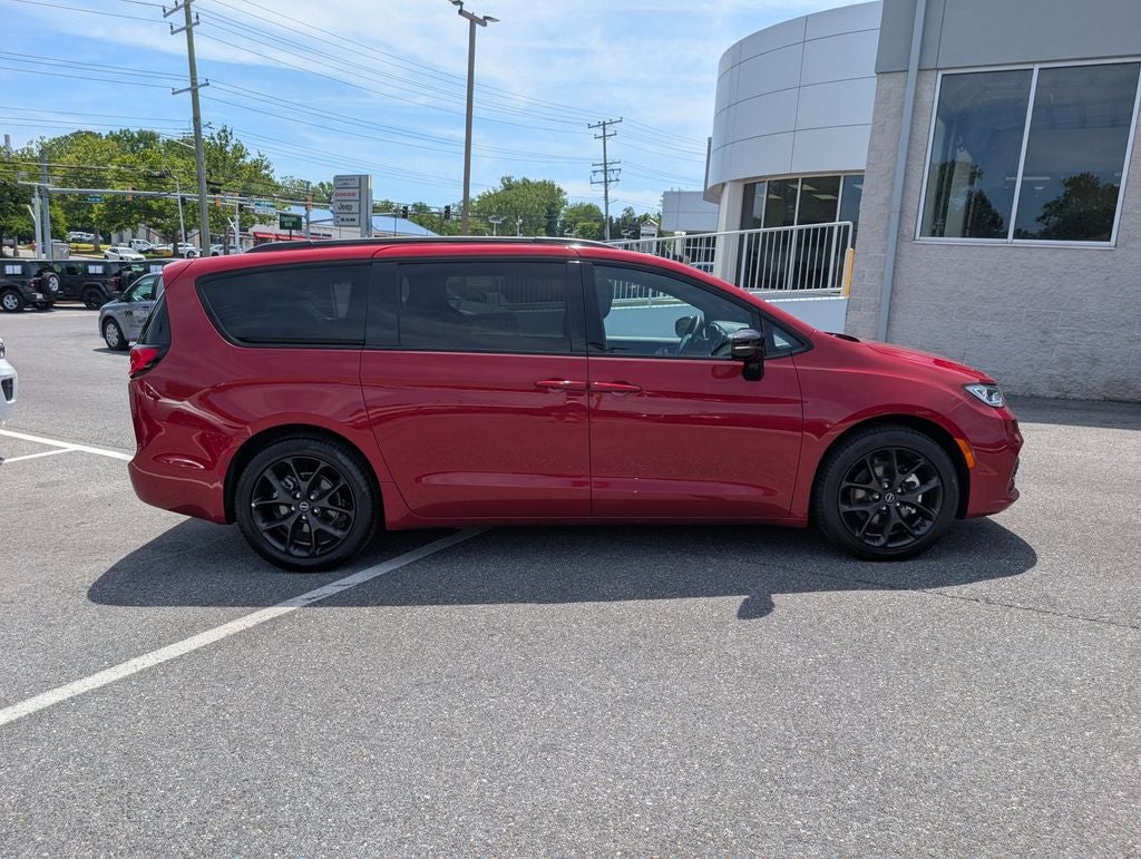2025 Chrysler Pacifica Limited
