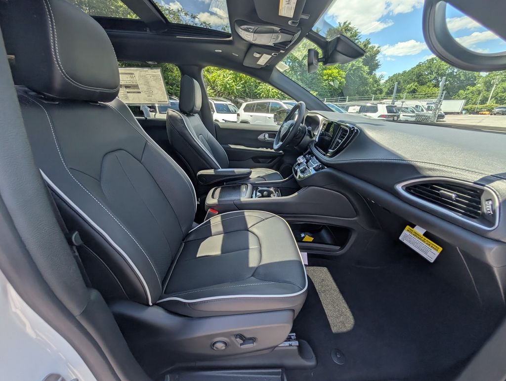 2027 Chrysler Pacifica PACIFICA LIMITED