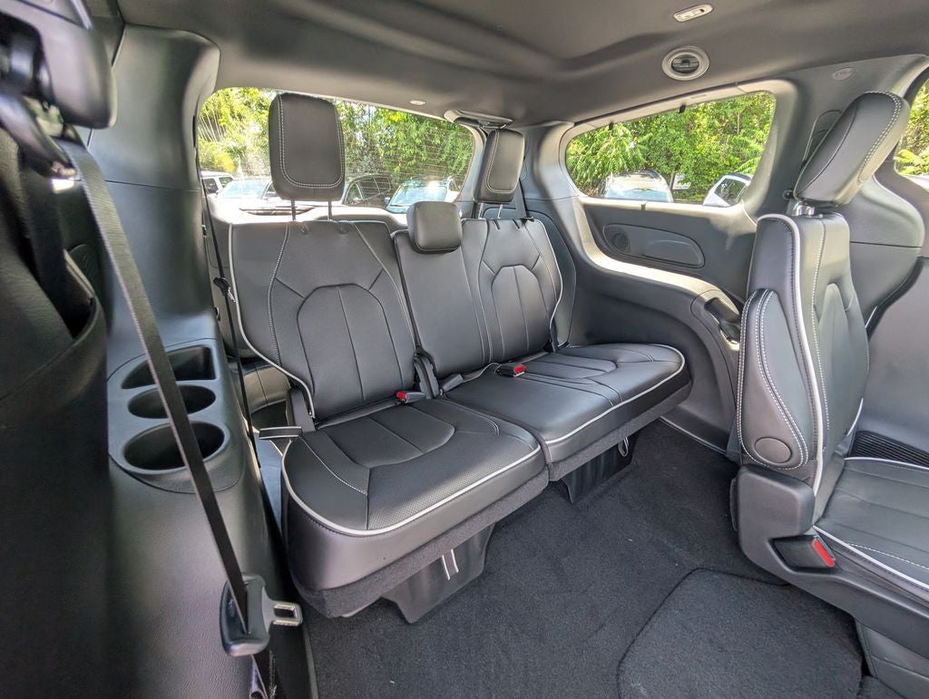 2027 Chrysler Pacifica PACIFICA LIMITED