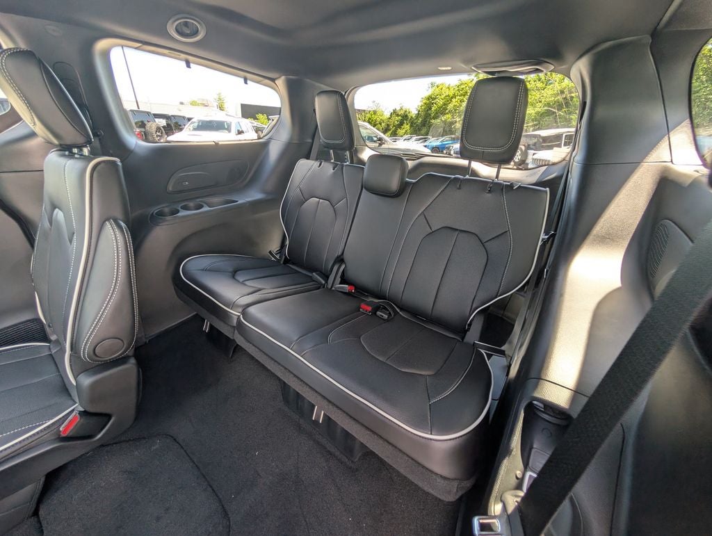 2027 Chrysler Pacifica PACIFICA LIMITED