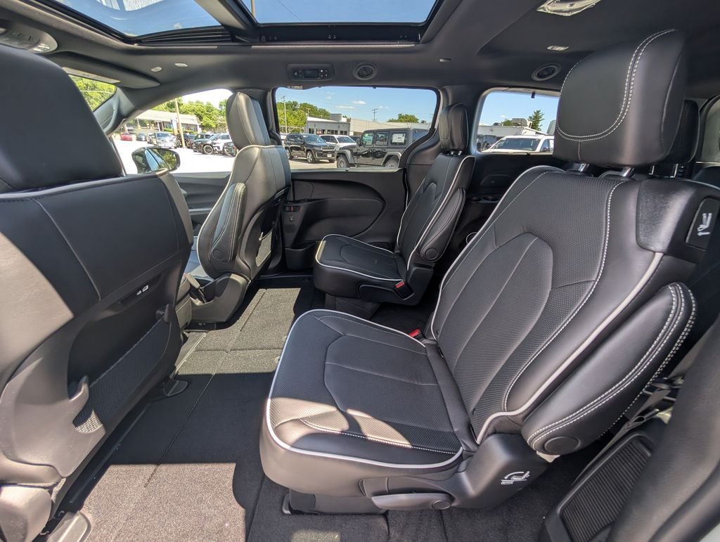 2027 Chrysler Pacifica PACIFICA LIMITED