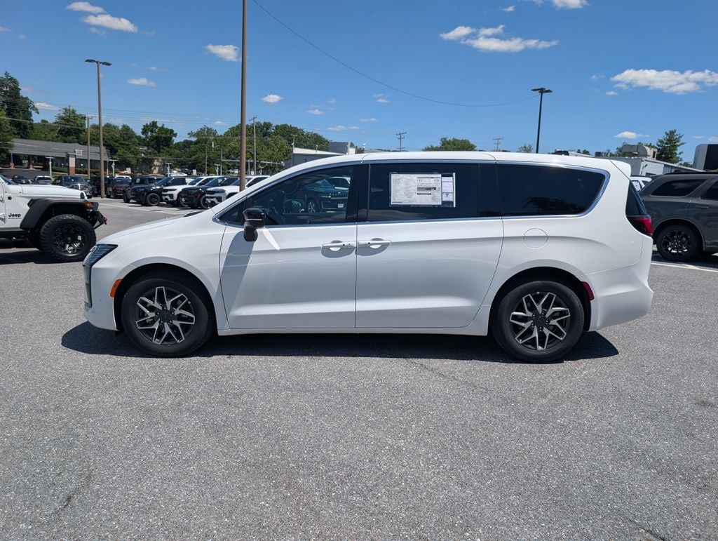 2027 Chrysler Pacifica PACIFICA LIMITED