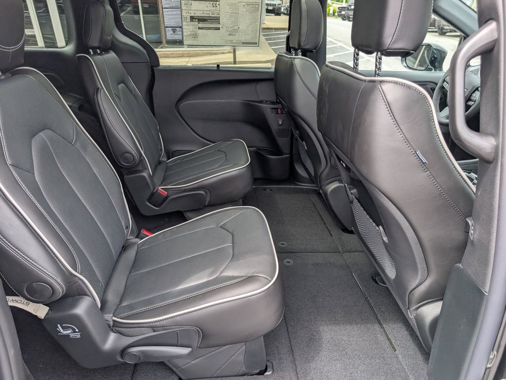 2027 Chrysler Pacifica PACIFICA LIMITED