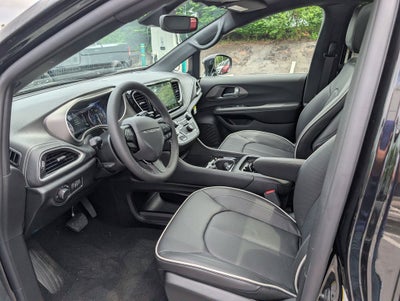 2027 Chrysler Pacifica PACIFICA LIMITED