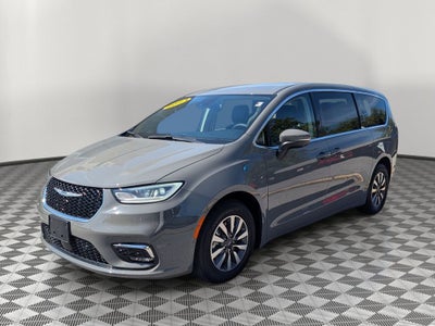 2023 Chrysler Pacifica Hybrid Touring L
