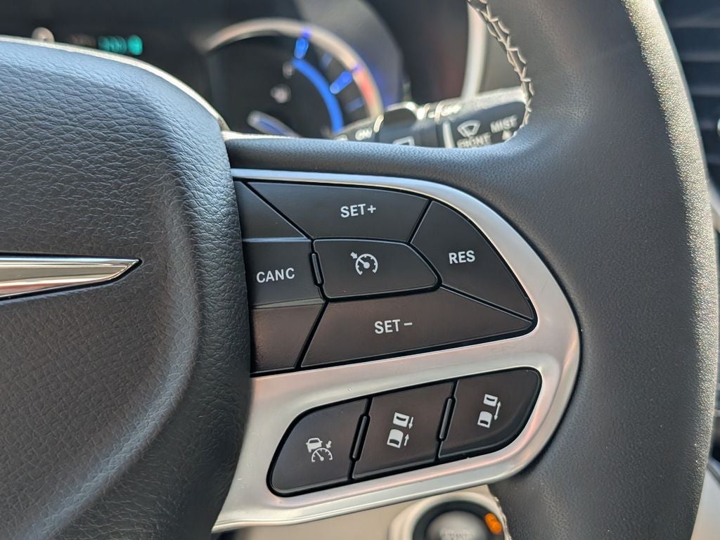 2023 Chrysler Pacifica Hybrid Touring L