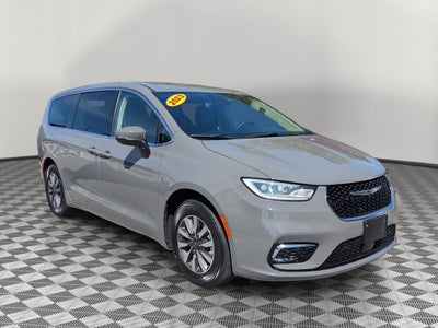 2023 Chrysler Pacifica Hybrid Touring L