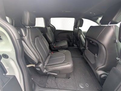 2027 Chrysler Pacifica PACIFICA SELECT AWD