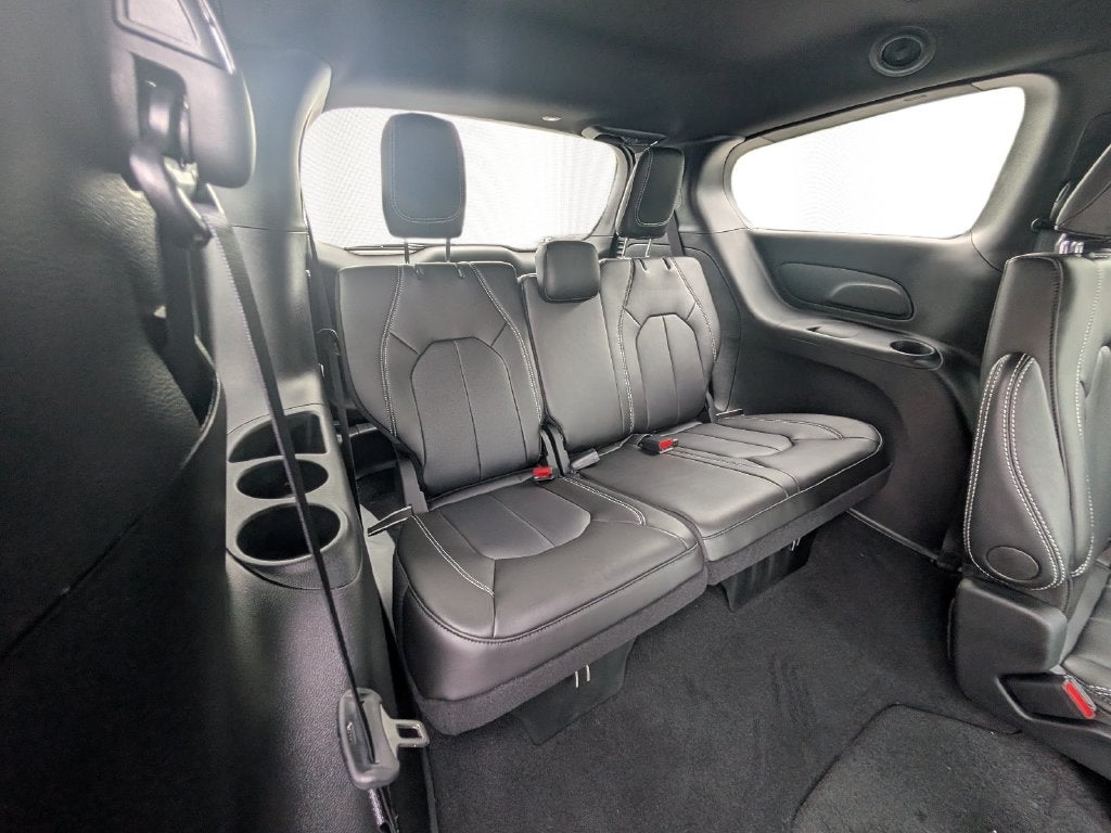 2027 Chrysler Pacifica PACIFICA SELECT AWD