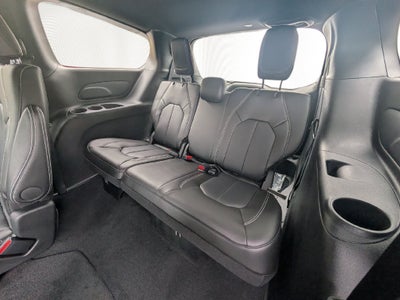 2027 Chrysler Pacifica PACIFICA SELECT AWD
