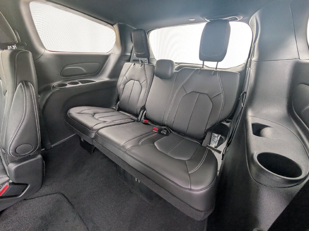 2027 Chrysler Pacifica PACIFICA SELECT AWD