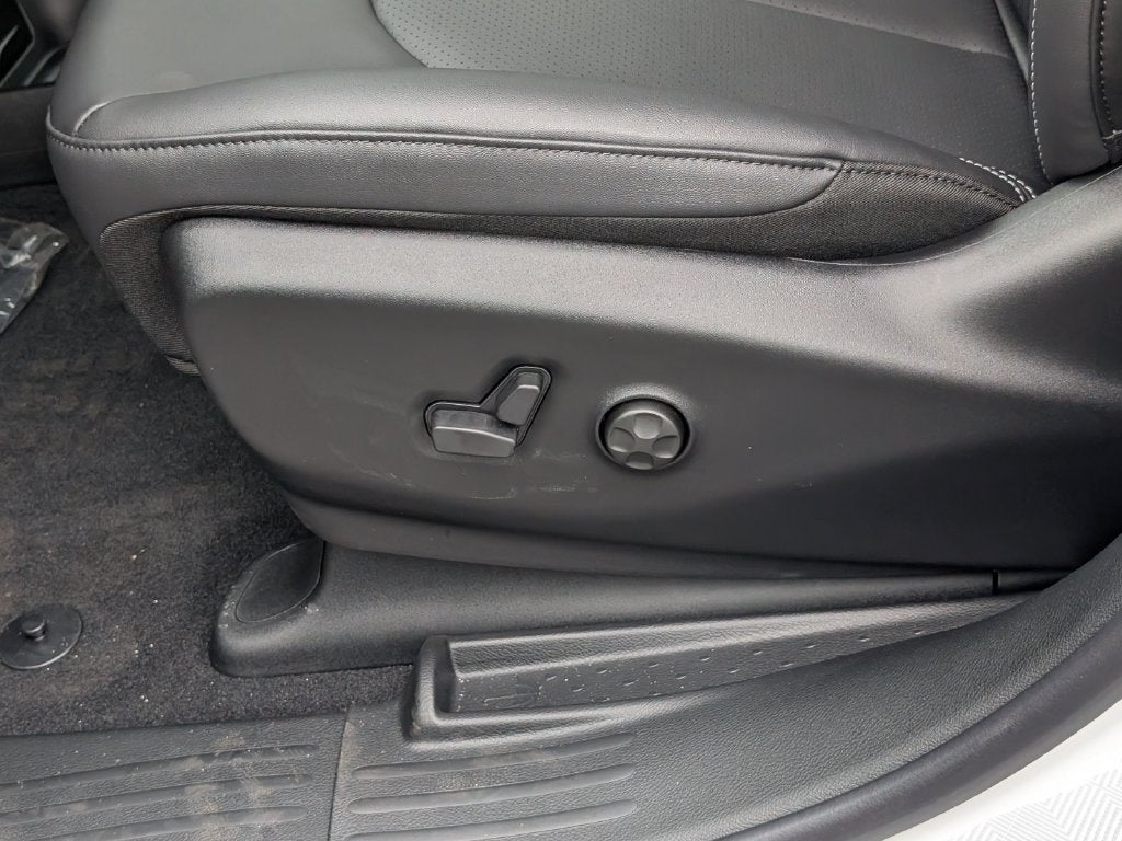 2027 Chrysler Pacifica PACIFICA SELECT AWD