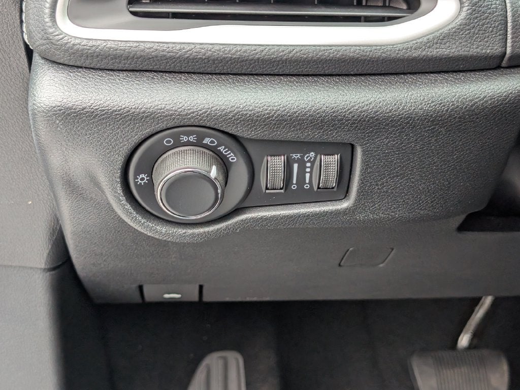 2027 Chrysler Pacifica PACIFICA SELECT AWD