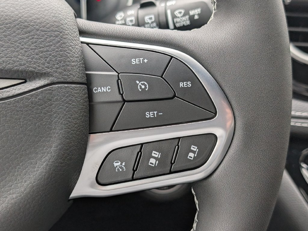 2027 Chrysler Pacifica PACIFICA SELECT AWD