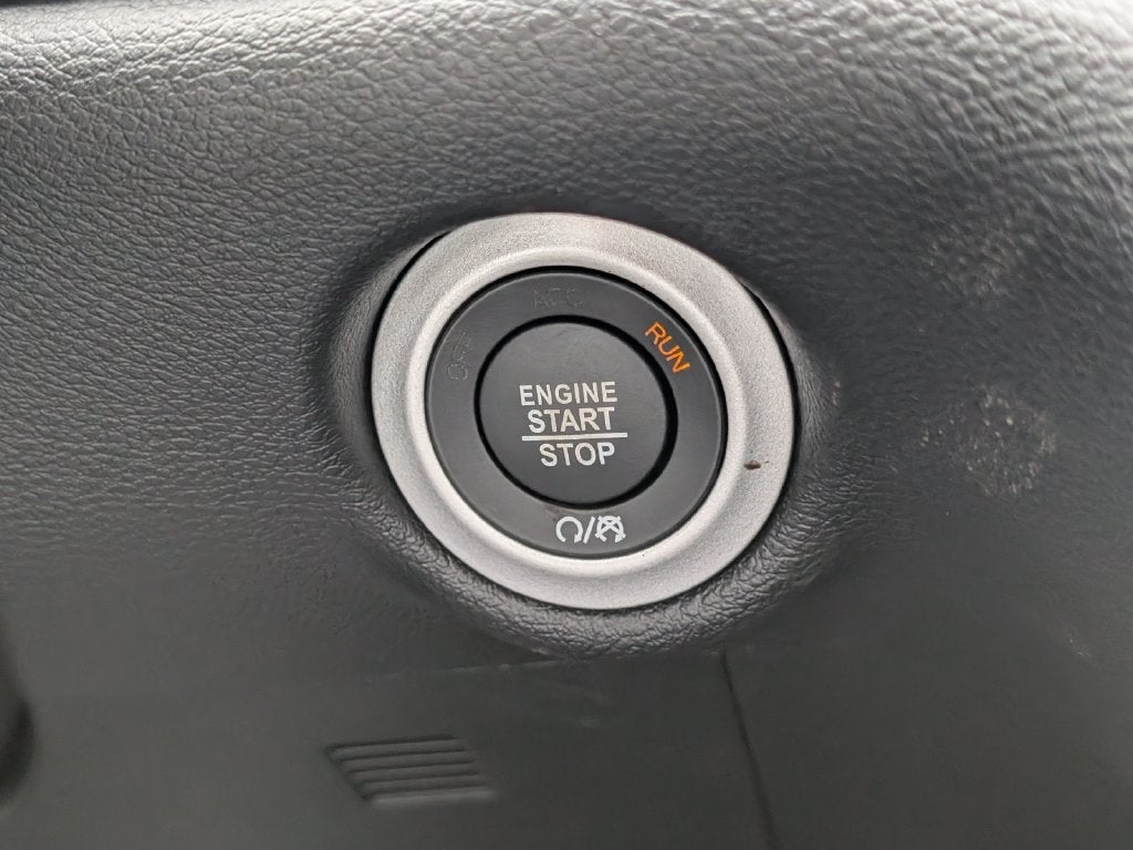 2027 Chrysler Pacifica PACIFICA SELECT AWD