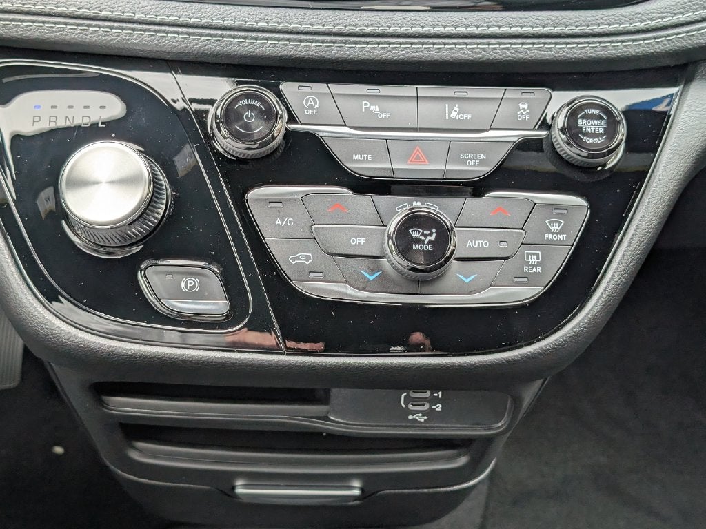 2027 Chrysler Pacifica PACIFICA SELECT AWD