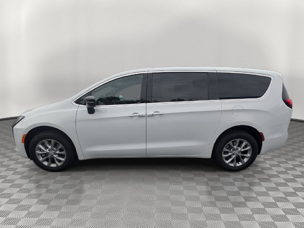 2027 Chrysler Pacifica PACIFICA SELECT AWD
