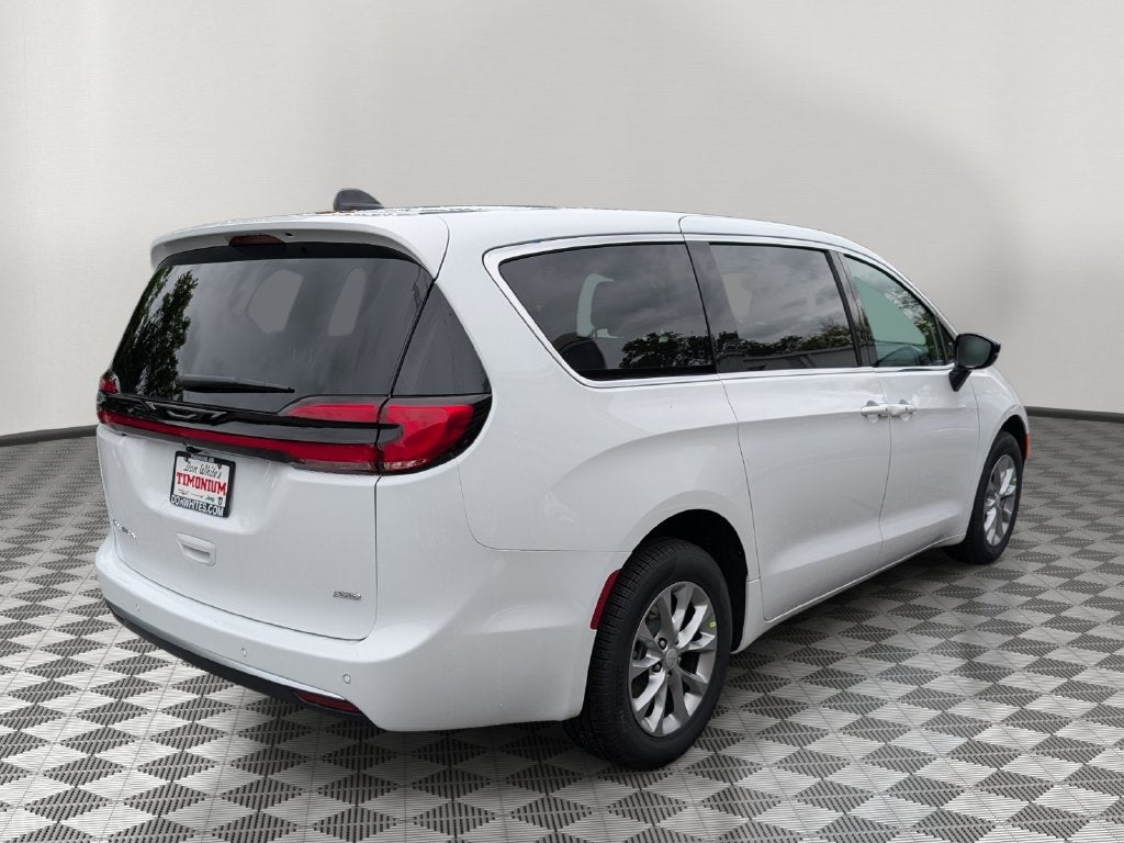 2027 Chrysler Pacifica PACIFICA SELECT AWD