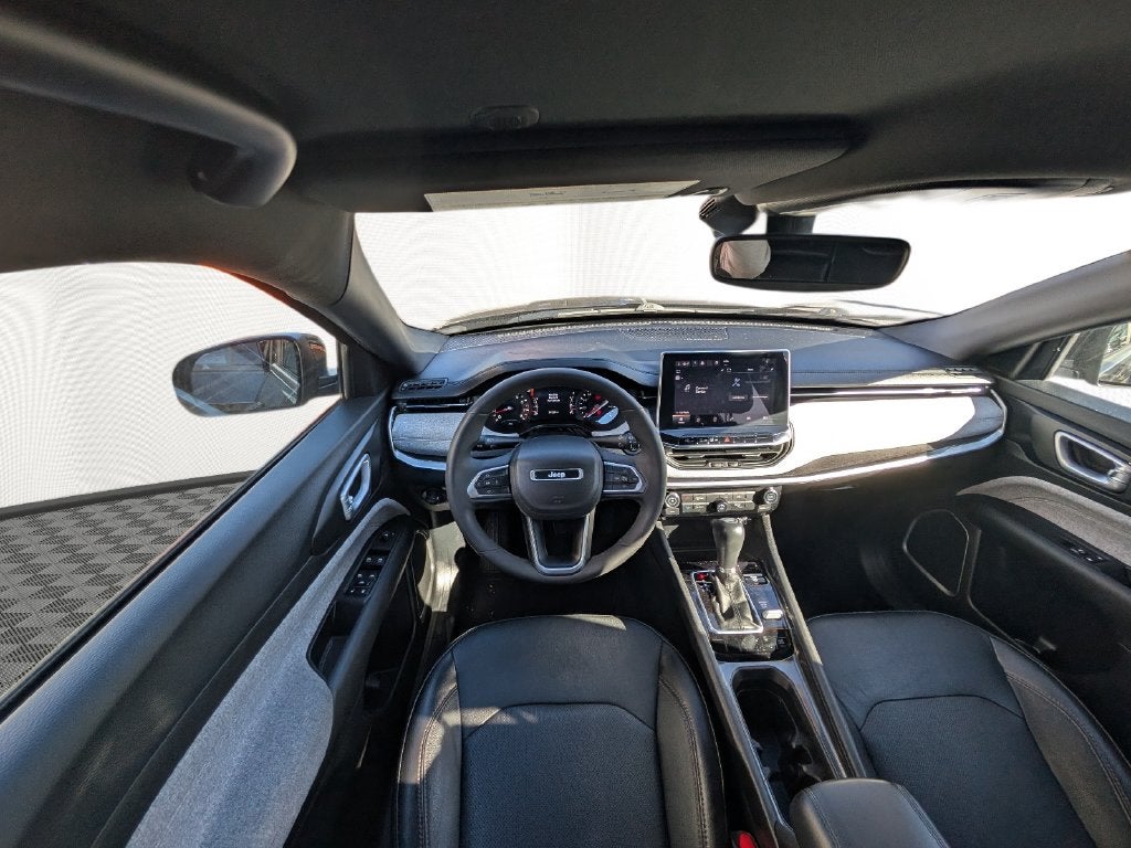 2023 Jeep Compass Latitude Lux FWD