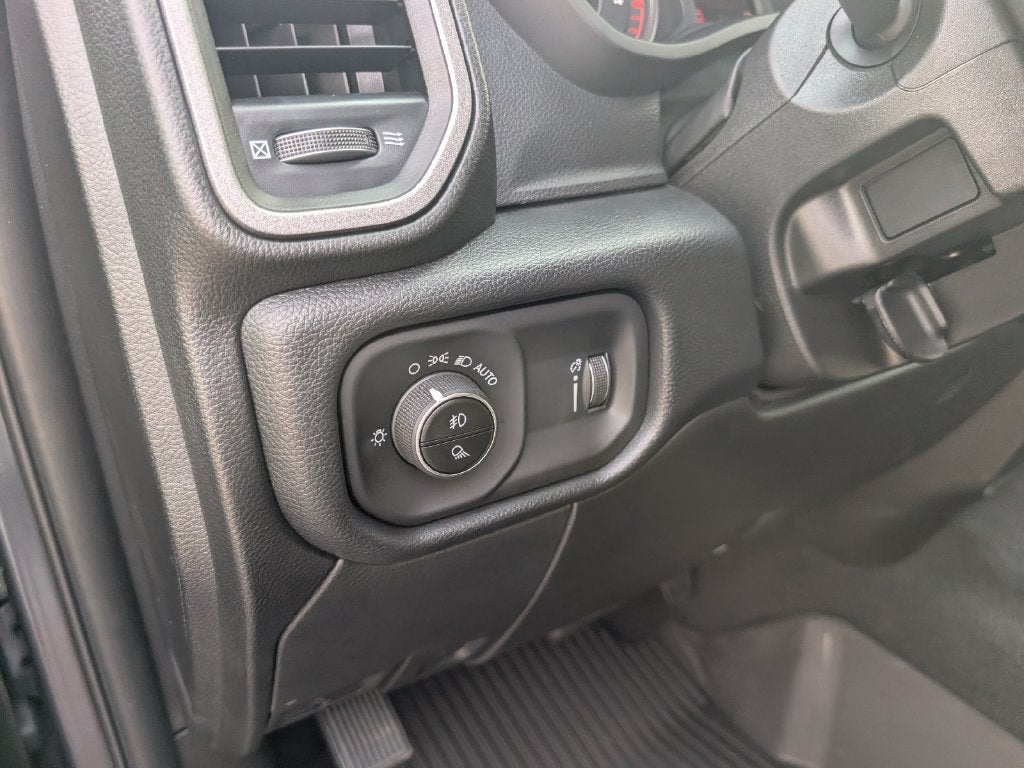 2027 RAM Ram 3500 RAM 3500 TRADESMAN CREW CAB 4X4 8' BOX