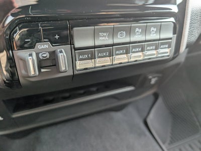2027 RAM Ram 3500 RAM 3500 TRADESMAN CREW CAB 4X4 8' BOX
