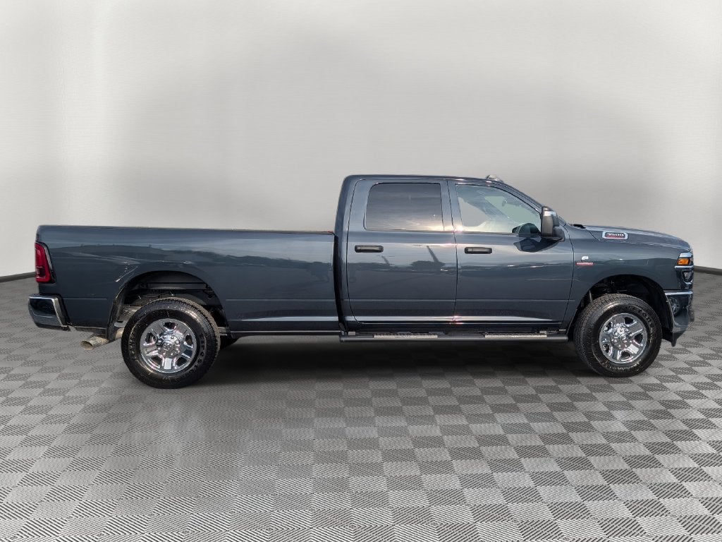 2027 RAM Ram 3500 RAM 3500 TRADESMAN CREW CAB 4X4 8' BOX
