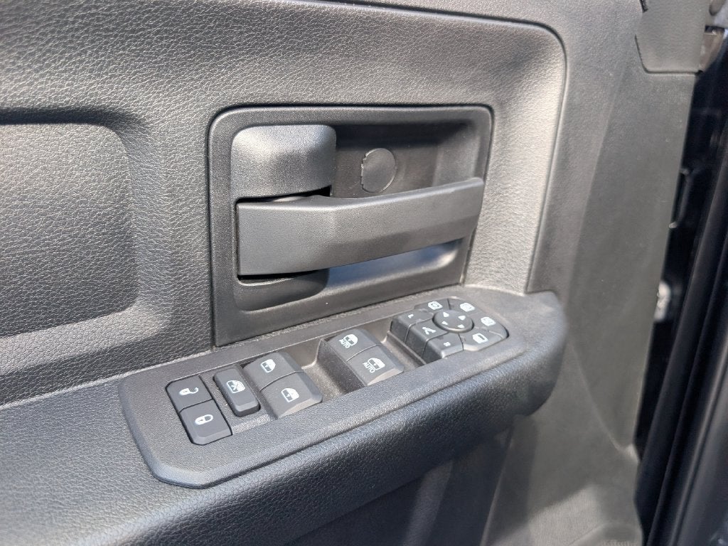 2026 RAM Ram 2500 RAM 2500 BLACK EXPRESS CREW CAB 4X4 6'4' BOX