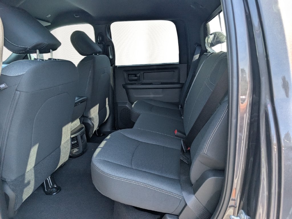 2027 RAM Ram 2500 RAM 2500 BLACK EXPRESS CREW CAB 4X4 6'4' BOX